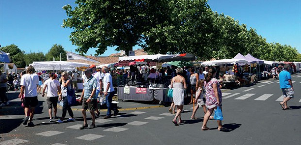 Photo représentant le marché d'Ars-en-Ré